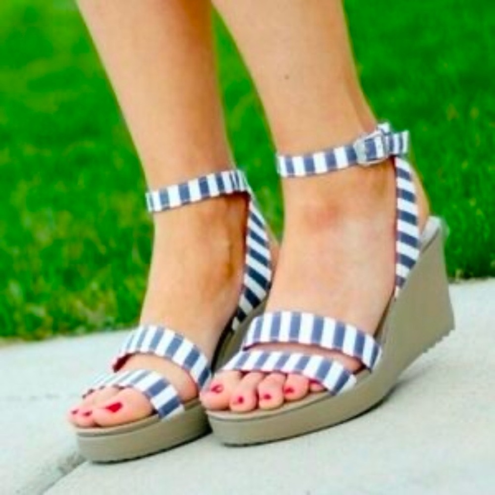 CROCS Graphic Nautical Blue White Striped Leigh Cross Strap Ankle Wedge Sandals